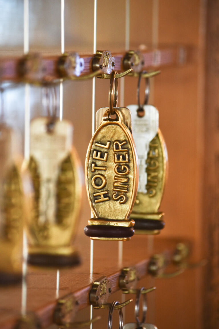Schlüssel mit goldenem Anhänger im Hotel Singer in Berwang.